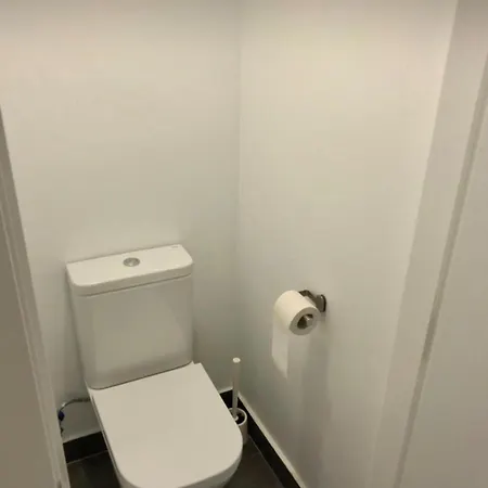 Con Jardin Y Garaje 아파트 사라고사