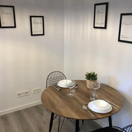 아파트 Con Jardin Y Garaje *